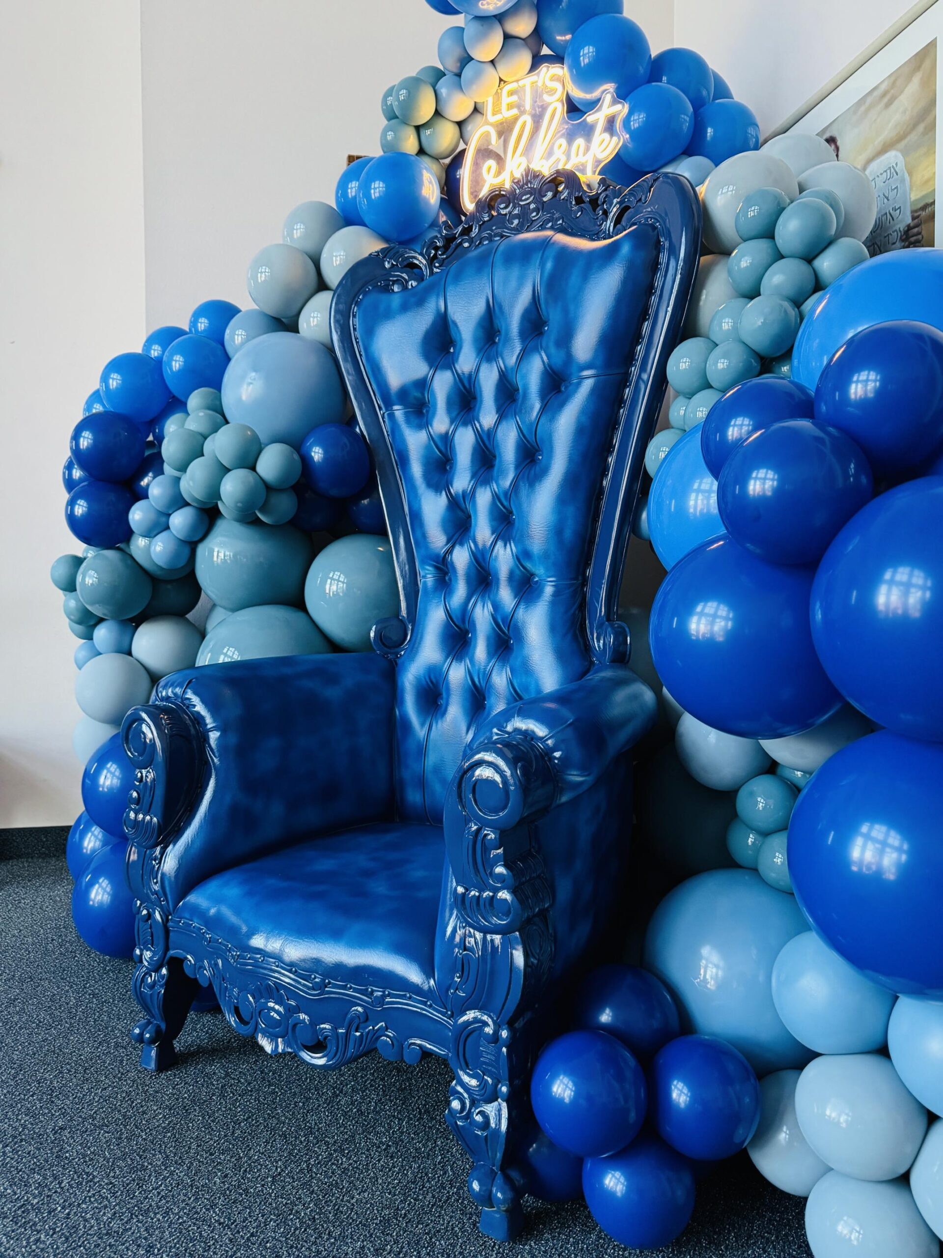 Throne chair / Party and Wedding rentals